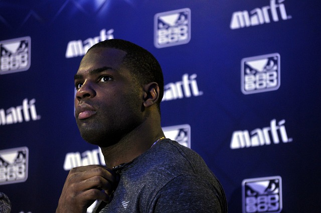 【足球】周二001英超联赛推荐：狼队VS富勒姆.