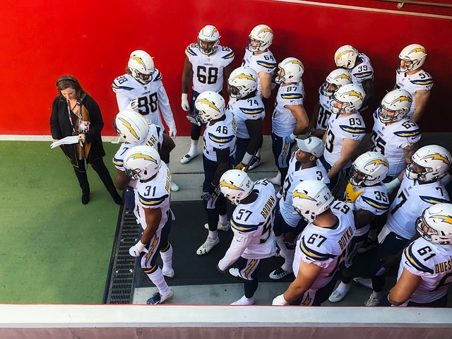 2024年度收入榜：C罗2.85亿美元，梅西1.35亿美元.